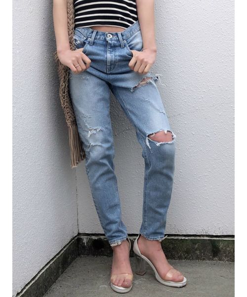 GYDA(ジェイダ)の「GROUNGE DAMAGE ペグトップデニムパンツ(デニムパンツ・レディース・ライトブルー/ブルー・SMALL/MEDIUM/X-SMALL)」の16枚目の写真