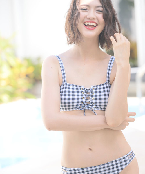 Dalfwin(ダールフィン)の「フロントアイレットレースアップビキニ(水着・レディース・ブラック/ストライプ/チェック・S/M/L)」の6枚目の写真