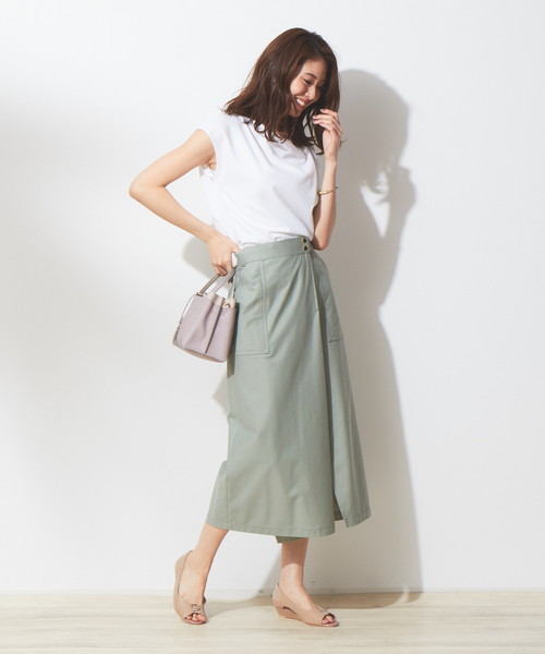 qualite（カリテ）の「《吸汗速乾・UVカット・接触冷感・透け防止》ドライスラブシャツ（シャツ/ブラウス・レディース・ブラック/グレー/ホワイト・38/36）」の15枚目の写真