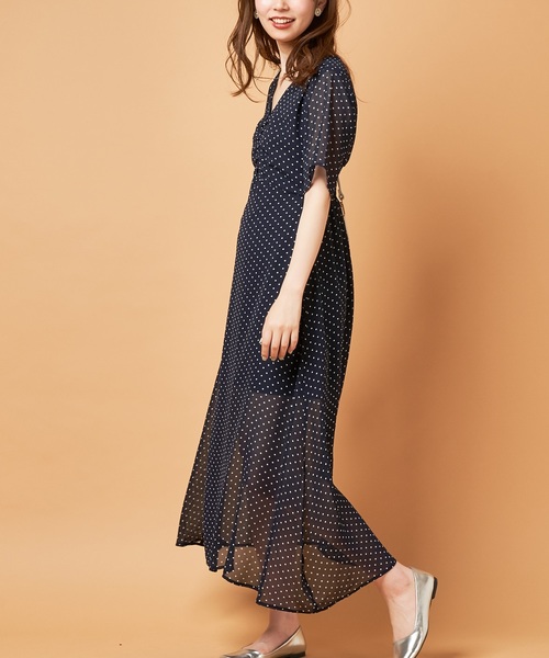 natural couture(ナチュラルクチュール)の「すっきりAラインレトロワンピース(ワンピース・レディース・オフホワイト/ブラック/モカ/ベージュ/グリーン/ネイビー・FREE)」の6枚目の写真