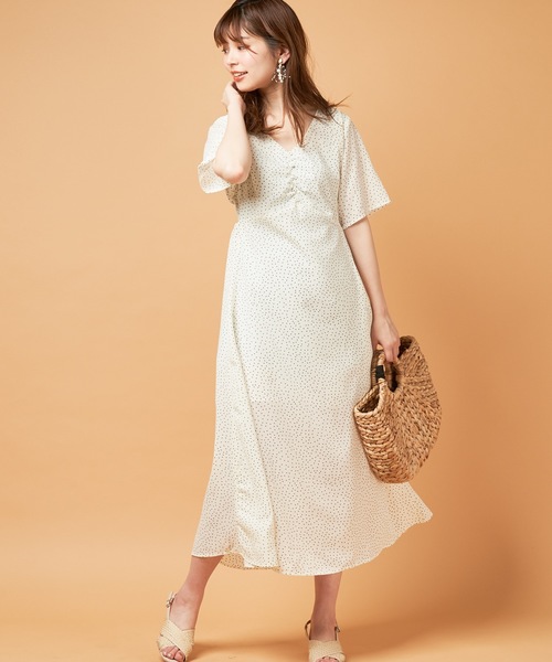 natural couture(ナチュラルクチュール)の「すっきりAラインレトロワンピース(ワンピース・レディース・オフホワイト/ブラック/モカ/ベージュ/グリーン/ネイビー・FREE)」の7枚目の写真