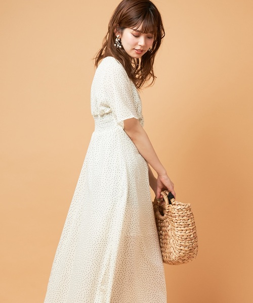 natural couture(ナチュラルクチュール)の「すっきりAラインレトロワンピース(ワンピース・レディース・オフホワイト/ブラック/モカ/ベージュ/グリーン/ネイビー・FREE)」の8枚目の写真