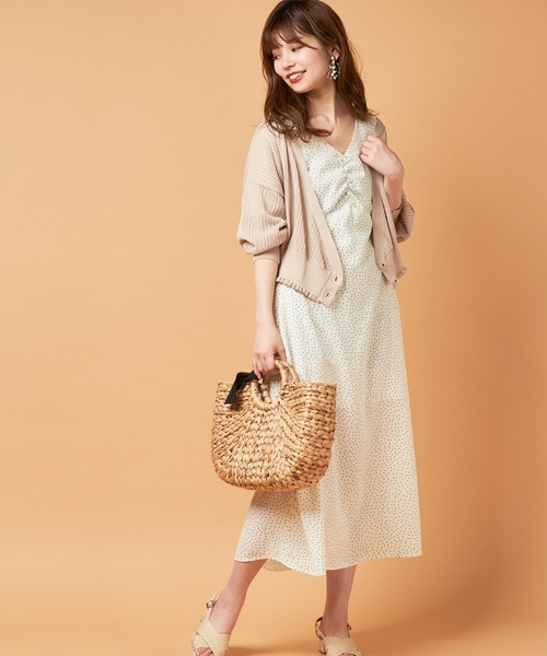 natural couture(ナチュラルクチュール)の「すっきりAラインレトロワンピース(ワンピース・レディース・オフホワイト/ブラック/モカ/ベージュ/グリーン/ネイビー・FREE)」の9枚目の写真
