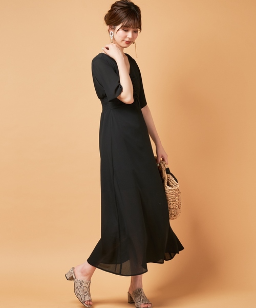 natural couture(ナチュラルクチュール)の「すっきりAラインレトロワンピース(ワンピース・レディース・オフホワイト/ブラック/モカ/ベージュ/グリーン/ネイビー・FREE)」の12枚目の写真
