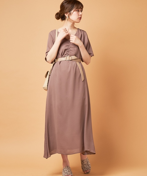 natural couture(ナチュラルクチュール)の「すっきりAラインレトロワンピース(ワンピース・レディース・オフホワイト/ブラック/モカ/ベージュ/グリーン/ネイビー・FREE)」の16枚目の写真