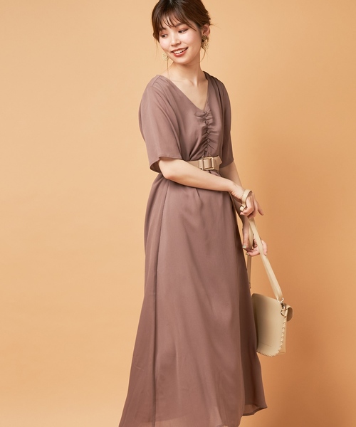 natural couture(ナチュラルクチュール)の「すっきりAラインレトロワンピース(ワンピース・レディース・オフホワイト/ブラック/モカ/ベージュ/グリーン/ネイビー・FREE)」の17枚目の写真