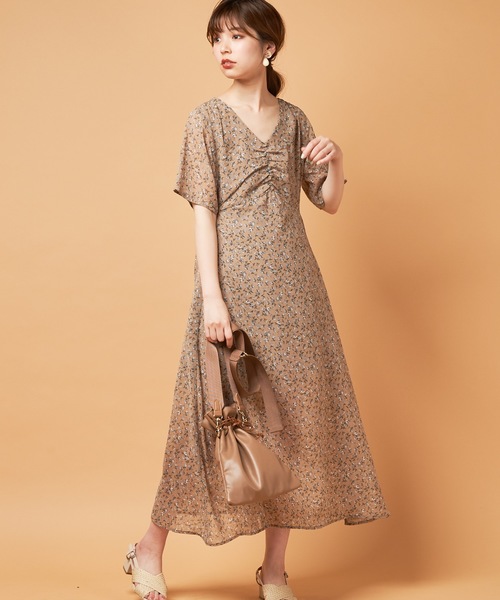 natural couture(ナチュラルクチュール)の「すっきりAラインレトロワンピース(ワンピース・レディース・オフホワイト/ブラック/モカ/ベージュ/グリーン/ネイビー・FREE)」の18枚目の写真