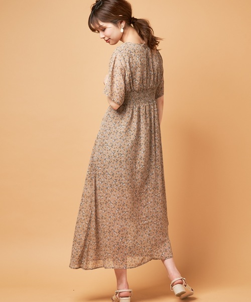 natural couture(ナチュラルクチュール)の「すっきりAラインレトロワンピース(ワンピース・レディース・オフホワイト/ブラック/モカ/ベージュ/グリーン/ネイビー・FREE)」の19枚目の写真