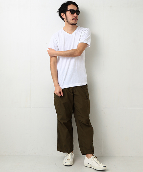 BEAMS PLUS(ビームスプラス)の「BEAMS PLUS / V-NECK TEE(Tシャツ/カットソー・メンズ・オフホワイト/ネイビー/ブラック/ピンク・LARGE/SMALL/MEDIUM/X-LARGE)」の15枚目の写真