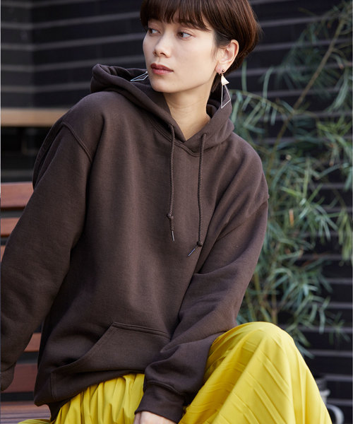 GILDAN(ギルダン)の「GILDANギルダン 裏起毛 スーパービッグシルエットドロップショルダーフードパーカー(パーカー・レディース・ホワイト/チャコールグレー/ブラック/ネイビー/ブラウン/グレー/ゴールド/サンドベージュ/グリーン系その他/マルーン・S/M/L/XL)」の6枚目の写真