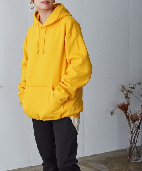 GILDAN(ギルダン)の「GILDANギルダン 裏起毛 スーパービッグシルエットドロップショルダーフードパーカー(パーカー・レディース・ホワイト/チャコールグレー/ブラック/ネイビー/ブラウン/グレー/ゴールド/サンドベージュ/グリーン系その他/マルーン・S/M/L/XL)」の10枚目の写真