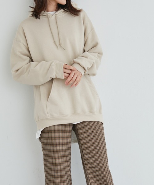 GILDAN(ギルダン)の「GILDANギルダン 裏起毛 スーパービッグシルエットドロップショルダーフードパーカー(パーカー・レディース・ホワイト/チャコールグレー/ブラック/ネイビー/ブラウン/グレー/ゴールド/サンドベージュ/グリーン系その他/マルーン・S/M/L/XL)」の7枚目の写真