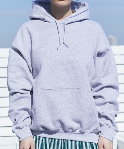 GILDAN(ギルダン)の「GILDANギルダン 裏起毛 スーパービッグシルエットドロップショルダーフードパーカー(パーカー・レディース・ホワイト/チャコールグレー/ブラック/ネイビー/ブラウン/グレー/ゴールド/サンドベージュ/グリーン系その他/マルーン・S/M/L/XL)」の18枚目の写真