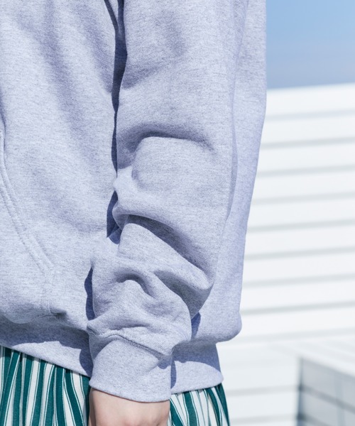 GILDAN(ギルダン)の「GILDANギルダン 裏起毛 スーパービッグシルエットドロップショルダーフードパーカー(パーカー・レディース・ホワイト/チャコールグレー/ブラック/ネイビー/ブラウン/グレー/ゴールド/サンドベージュ/グリーン系その他/マルーン・S/M/L/XL)」の11枚目の写真