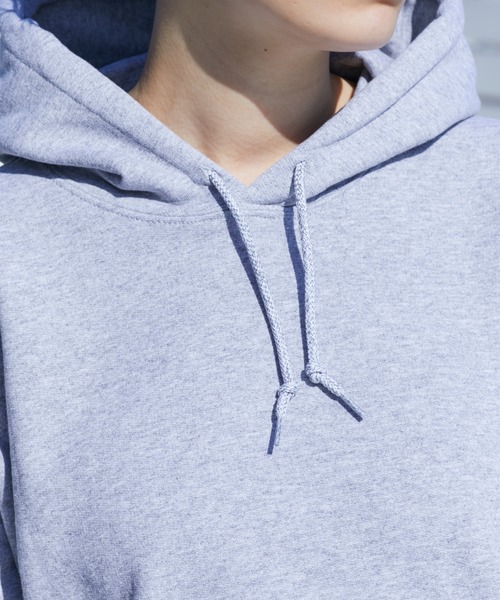 GILDAN(ギルダン)の「GILDANギルダン 裏起毛 スーパービッグシルエットドロップショルダーフードパーカー(パーカー・レディース・ホワイト/チャコールグレー/ブラック/ネイビー/ブラウン/グレー/ゴールド/サンドベージュ/グリーン系その他/マルーン・S/M/L/XL)」の15枚目の写真