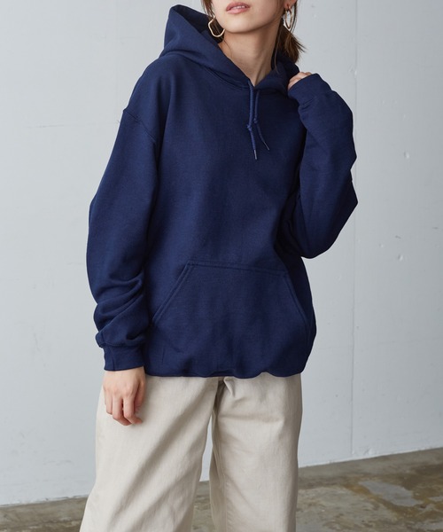 GILDAN(ギルダン)の「GILDANギルダン 裏起毛 スーパービッグシルエットドロップショルダーフードパーカー(パーカー・レディース・ホワイト/チャコールグレー/ブラック/ネイビー/ブラウン/グレー/ゴールド/サンドベージュ/グリーン系その他/マルーン・S/M/L/XL)」の22枚目の写真