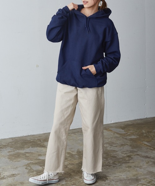 GILDAN(ギルダン)の「GILDANギルダン 裏起毛 スーパービッグシルエットドロップショルダーフードパーカー(パーカー・レディース・ホワイト/チャコールグレー/ブラック/ネイビー/ブラウン/グレー/ゴールド/サンドベージュ/グリーン系その他/マルーン・S/M/L/XL)」の21枚目の写真