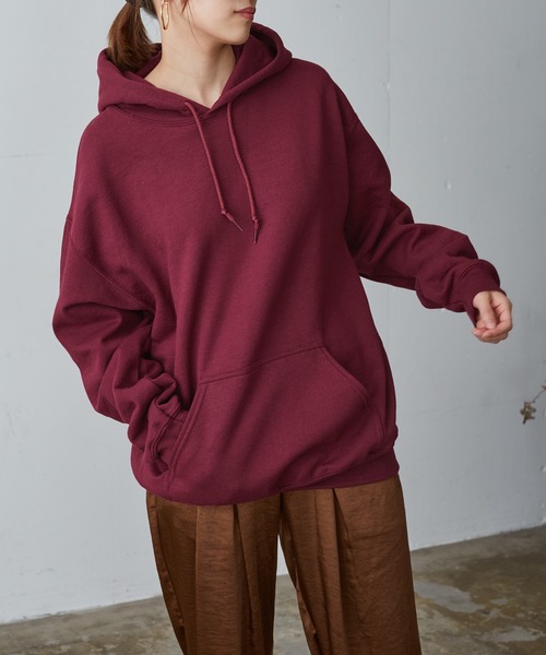 GILDAN(ギルダン)の「GILDANギルダン 裏起毛 スーパービッグシルエットドロップショルダーフードパーカー(パーカー・レディース・ホワイト/チャコールグレー/ブラック/ネイビー/ブラウン/グレー/ゴールド/サンドベージュ/グリーン系その他/マルーン・S/M/L/XL)」の20枚目の写真