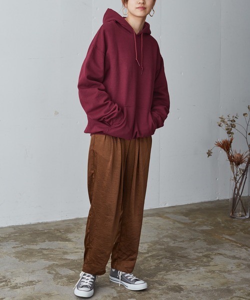 GILDAN(ギルダン)の「GILDANギルダン 裏起毛 スーパービッグシルエットドロップショルダーフードパーカー(パーカー・レディース・ホワイト/チャコールグレー/ブラック/ネイビー/ブラウン/グレー/ゴールド/サンドベージュ/グリーン系その他/マルーン・S/M/L/XL)」の19枚目の写真