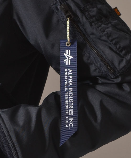 AMERICAN RAG CIE(アメリカンラグシー)の「ALPHA × AMERICAN RAG CIE リモンタMA-1∴(ミリタリージャケット・メンズ・オリーブ/ネイビー・SMALL/MEDIUM/LARGE)」の19枚目の写真