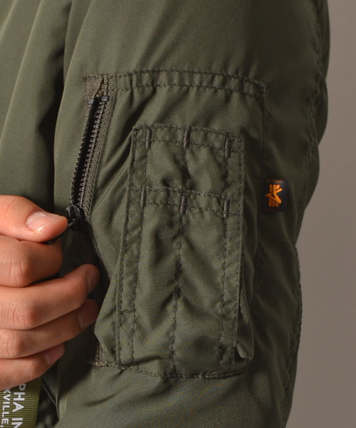 AMERICAN RAG CIE(アメリカンラグシー)の「ALPHA × AMERICAN RAG CIE リモンタMA-1∴(ミリタリージャケット・メンズ・オリーブ/ネイビー・SMALL/MEDIUM/LARGE)」の4枚目の写真