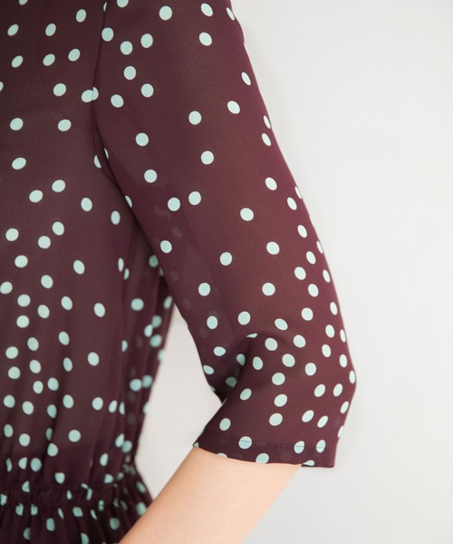 Munich(ミューニック)の「ポルカドットジョーゼットロングワンピース(ワンピース・レディース・ライトベージュ/ダークパープル/ブラック・FREE)」の12枚目の写真