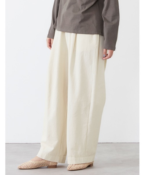 POU DOU DOU（プードゥドゥ）の「9分丈ボリュームタックパンツ（その他パンツ・レディース・ダークブラウン/インディゴブルー/アイボリー・3）」の2枚目の写真