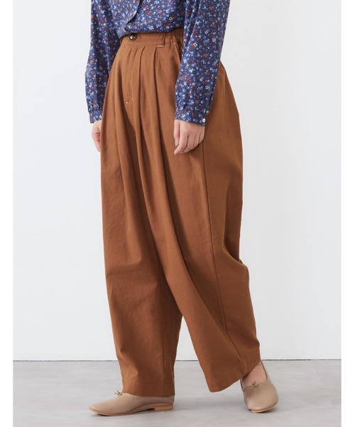 POU DOU DOU（プードゥドゥ）の「9分丈ボリュームタックパンツ（その他パンツ・レディース・ダークブラウン/インディゴブルー/アイボリー・3）」の8枚目の写真