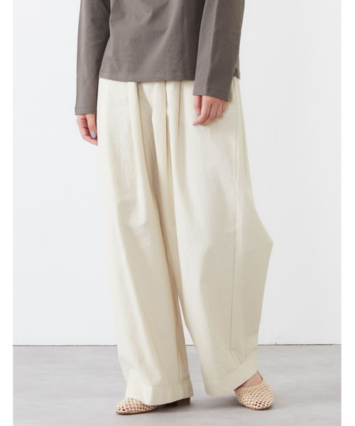 POU DOU DOU（プードゥドゥ）の「9分丈ボリュームタックパンツ（その他パンツ・レディース・ダークブラウン/インディゴブルー/アイボリー・3）」の12枚目の写真