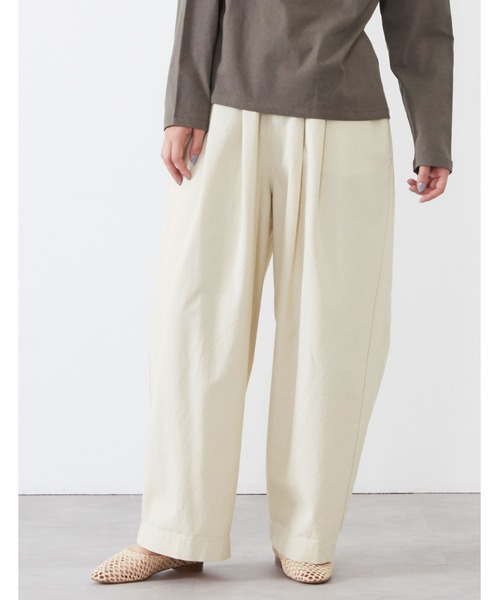 POU DOU DOU（プードゥドゥ）の「9分丈ボリュームタックパンツ（その他パンツ・レディース・ダークブラウン/インディゴブルー/アイボリー・3）」の13枚目の写真