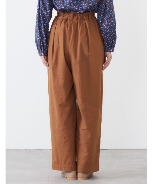 POU DOU DOU（プードゥドゥ）の「9分丈ボリュームタックパンツ（その他パンツ・レディース・ダークブラウン/インディゴブルー/アイボリー・3）」の21枚目の写真