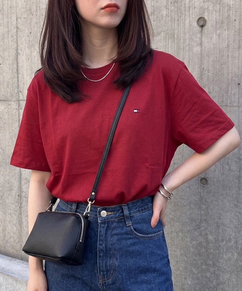 TOMMY HILFIGER(トミーヒルフィガー)の「何枚あっても重宝する!ペアコーデにもピッタリ!少し大きめのサイジング【TOMMY HILFIGER】CORE FLAG CREW NECK TEE 09T3139 ワンポイント刺繍TEEシャツ ベーシッククルーネック半袖Tシャツ ビッグシルエット(Tシャツ/カットソー・レディース・ホワイト/ブラック/ネイビー/グレー/グリーン/レッド/ブルー/ピンク/バーガンディー/レッド系その他/イエロー/ブルー系その他2/ピンク系その他/カーキ・S/M/L/XL/XXL)」の13枚目の写真