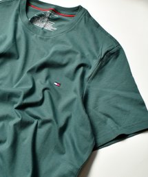 TOMMY HILFIGER（トミーヒルフィガー）の「トミー１番人気の定番Tシャツ！【TOMMY HILFIGER】CORE FLAG CREW NECK TEE 09T3139 ワンポイント刺繍TEEシャツ ベーシッククルーネック半袖Tシャツ ビッグシルエット（Tシャツ/カットソー）」