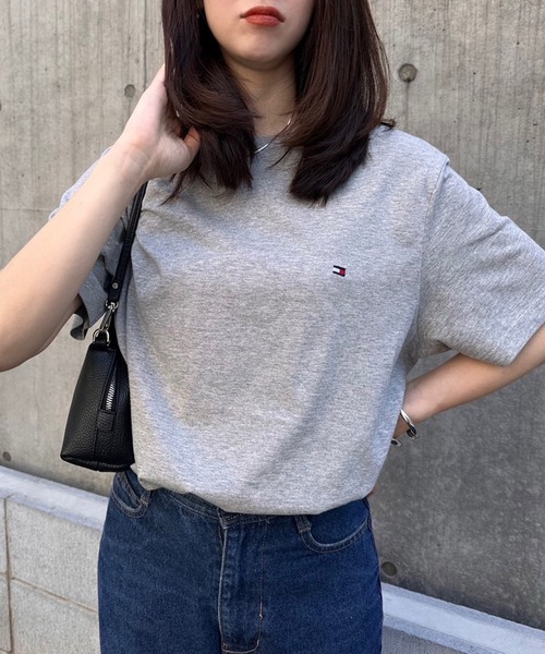 セール】トミー1番人気の定番Tシャツ！【TOMMY HILFIGER】CORE