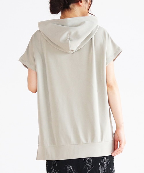 Ambre Neige(アンブルネージュ)の「フレンチスリーブパーカー/パウダリーパーカー/【WEB/EC限定商品】(パーカー・レディース・カーキ/サックスブルー/オフホワイト・FREE)」の5枚目の写真