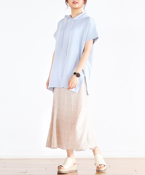 Ambre Neige(アンブルネージュ)の「フレンチスリーブパーカー/パウダリーパーカー/【WEB/EC限定商品】(パーカー・レディース・カーキ/サックスブルー/オフホワイト・FREE)」の7枚目の写真