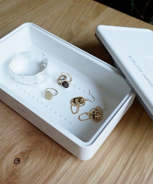 a.depeche（アデペシュ）の「【CoCo:LO】UV殺菌除菌ボックスワイヤレスチャージャー  充電器  ウイルス対策（生活家電・レディース・ホワイト・FREE）」の2枚目の写真