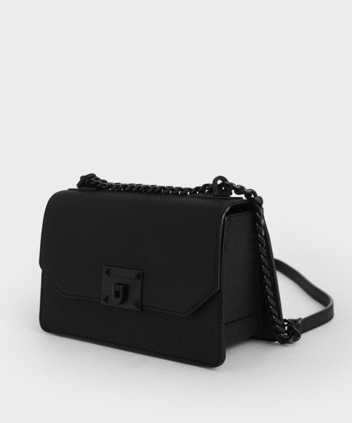 【 】プッシュロック開封 クロスボディバッグ★ CHARLES & KEITH（チャールズ & キース）の「クラシックボクシー