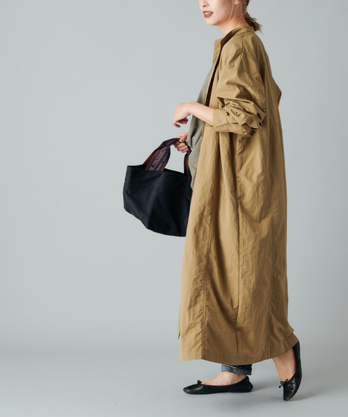 PUAL CE CIN(ピュアルセシン)の「スタンドカラー前開きワンピース(ワンピース・レディース・ブラック/ベージュ/キャメル・FREE)」の2枚目の写真