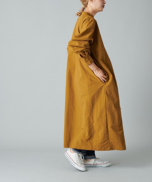 PUAL CE CIN(ピュアルセシン)の「スタンドカラー前開きワンピース(ワンピース・レディース・ブラック/ベージュ/キャメル・FREE)」の9枚目の写真