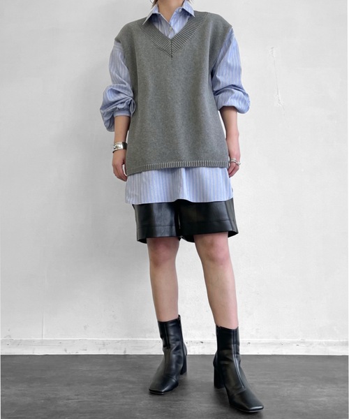 Solace（ソレイス）の「ベストレイヤードオーバーシルエットシャツ（シャツ/ブラウス・レディース・ブルー/ホワイト・FREE）」の2枚目の写真