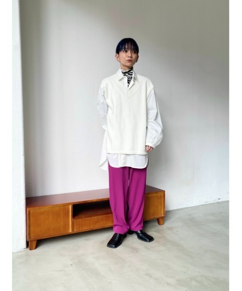 Solace（ソレイス）の「ベストレイヤードオーバーシルエットシャツ（シャツ/ブラウス・レディース・ブルー/ホワイト・FREE）」の5枚目の写真