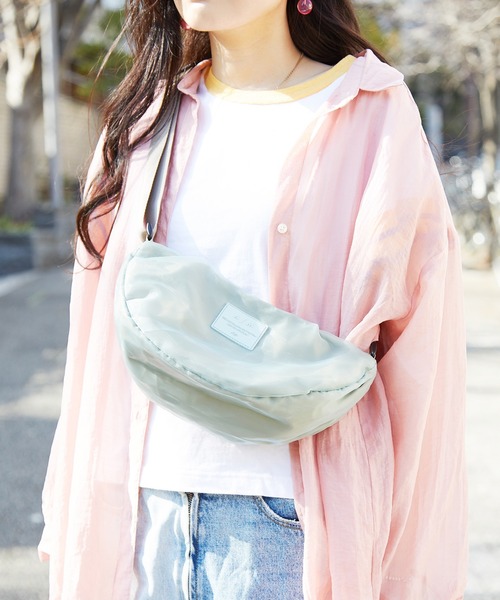 ACCOMMODE（アコモデ）の「シアーユースミニバッグ（ボディバッグ/ウエストポーチ・レディース・ブラック/ベージュ/カーキ・FREE）」の7枚目の写真