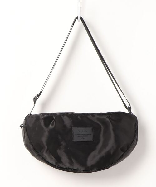 ACCOMMODE（アコモデ）の「シアーユースミニバッグ（ボディバッグ/ウエストポーチ・レディース・ブラック/ベージュ/カーキ・FREE）」の6枚目の写真