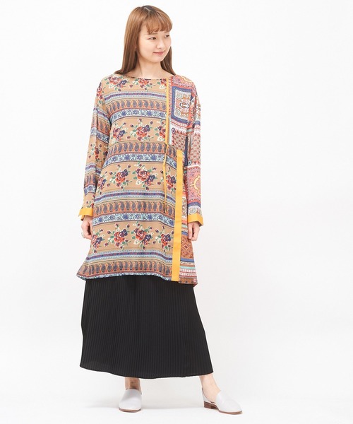 AS KNOW AS de base（アズノゥアズドゥバズ）の「花々を着るＴＮ（チュニック・レディース・ブラウン/グリーン・FREE）」の14枚目の写真