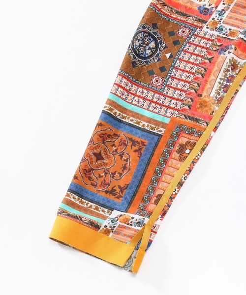 AS KNOW AS de base（アズノゥアズドゥバズ）の「花々を着るＴＮ（チュニック・レディース・ブラウン/グリーン・FREE）」の5枚目の写真