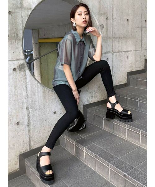 EMODA(エモダ)の「セミシアーシャツ(シャツ/ブラウス・レディース・ブラック/ピンク/ブルー/マスタード・FREE)」の12枚目の写真