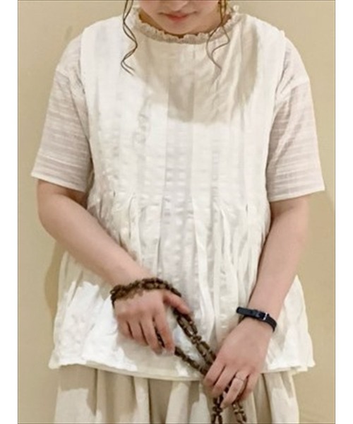 Samansa Mos2（サマンサ モスモス）の「シャーリングブラウス（シャツ/ブラウス・レディース・イエロー/チャコール/ベージュ/オフホワイト・ﾌﾘ-）」の2枚目の写真