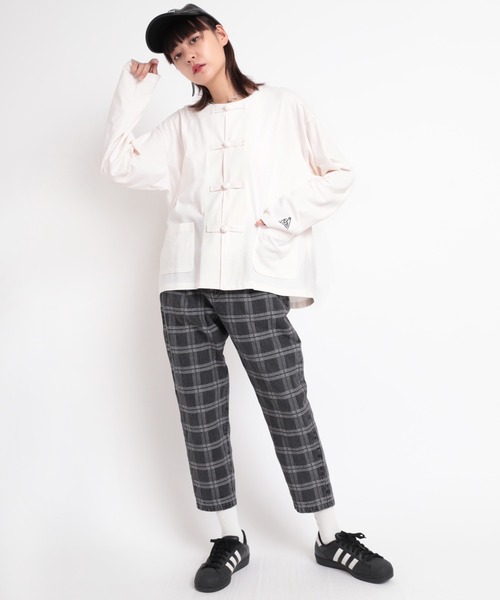 RNA（アールエヌエー）の「M1692 ライトカンフーカーディガン（カーディガン/ボレロ・レディース・ホワイト/ブラック/ブルー/レンガ・MEDIUM）」の13枚目の写真