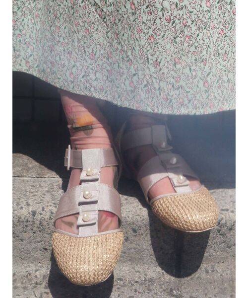 merry jenny（メリージェニー）の「箔グログランベルトシューズ（パンプス・レディース・オフホワイト/ベージュ・MEDIUM/LARGE）」の10枚目の写真